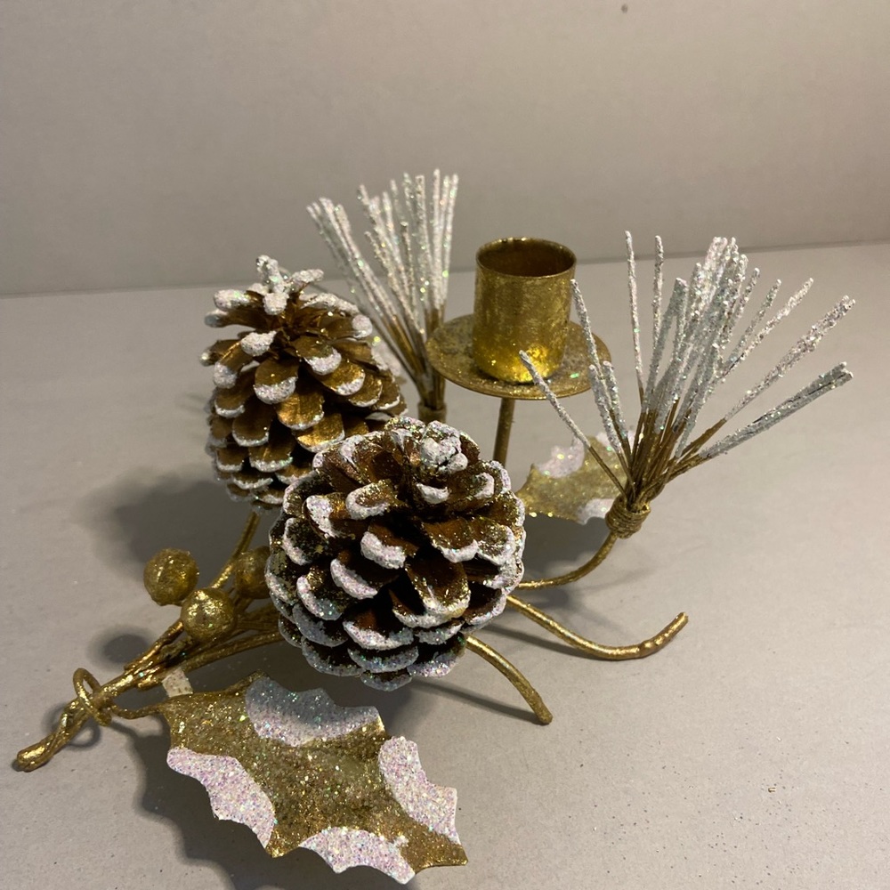 House Of Lloyd Christmas Around The World Taper Candle Holder